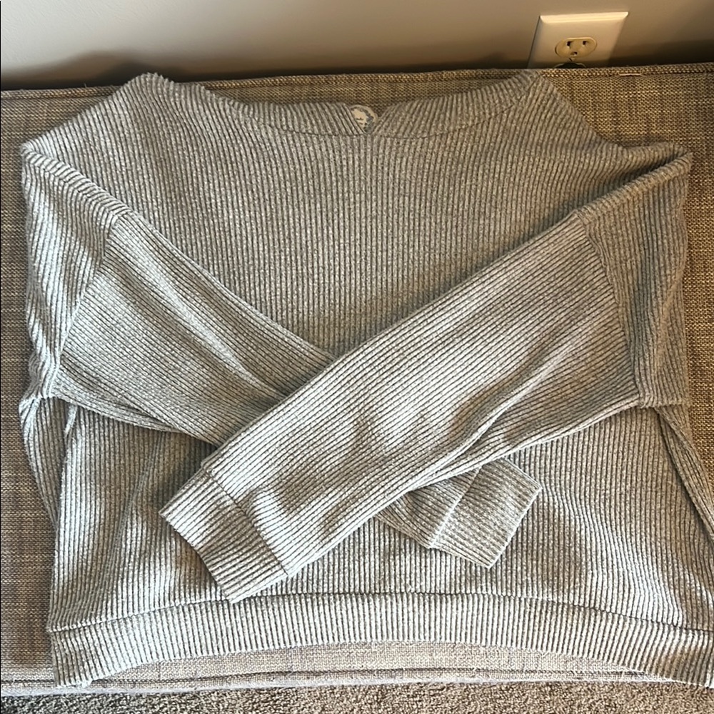 Cropped Ribbed Hooded Sweater